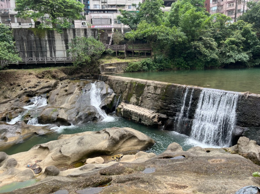 2-2.基隆河流域特殊地景 (百年幫浦間與壺穴)