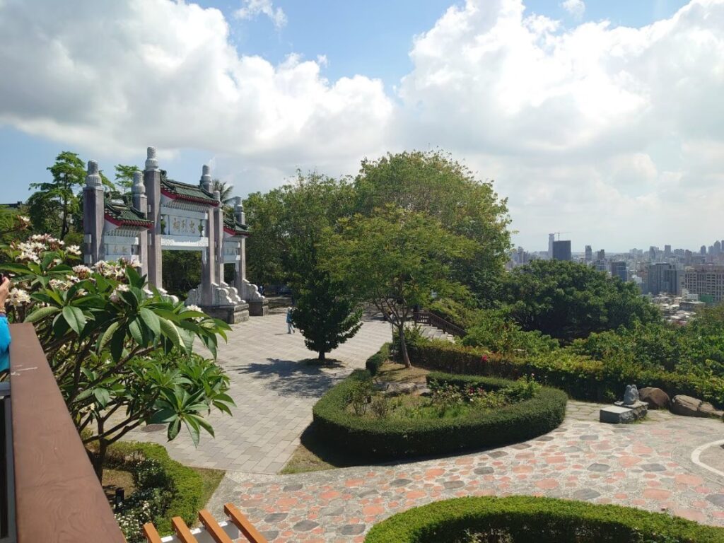 4.高雄神社舊址，今為壽山公園之忠烈祠