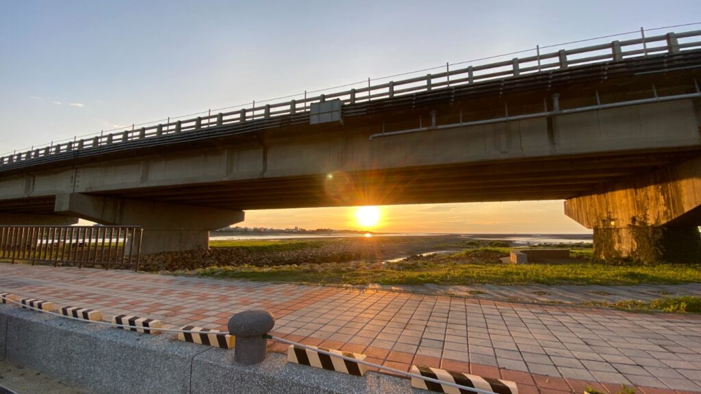 賞夕平台，面對台灣海峽，觀看夕陽與潮汐最佳地景